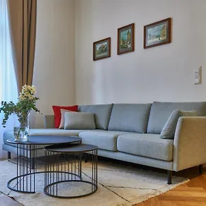 3* Hotel apartamentowy Three Golden Crowns